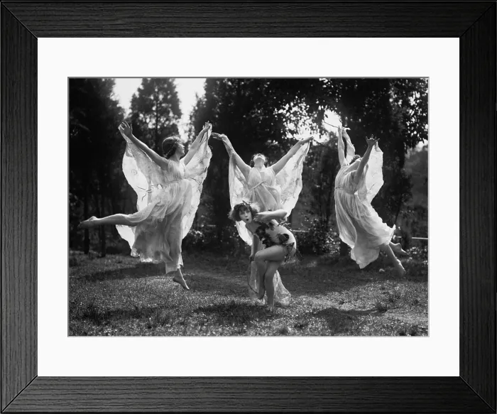 Framed Print : Dancers from the National American Ballet in Grecian costumes perform in a wooded glade, Aug. 1924 (BSLOC_2017_12_42) Framed Print : Dancers from the National American Ballet in Grecian costumes perform in a wooded glade, Aug. 1924 (BSLOC_2017_12_42)