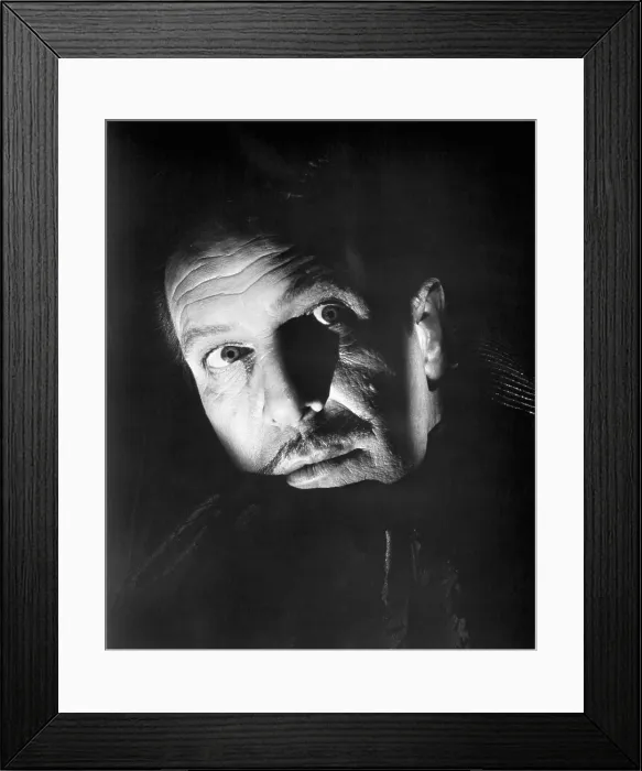 Framed Print : THE PIT AND THE PENDULUM, Vincent Price, 1961