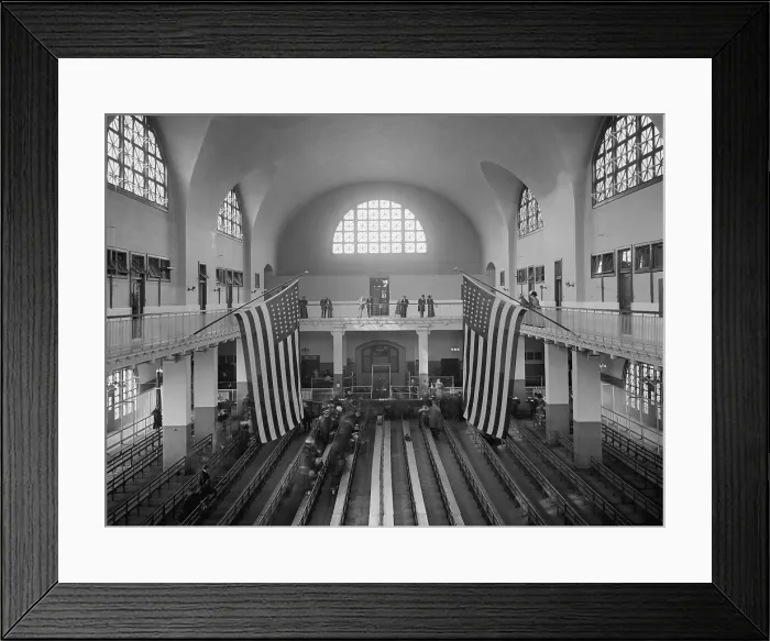Framed Print : Ellis Island inspection room, c. 1910-1920. The uncrowded space shows the drastically reduced the flow of European immigrants to the US during World War 1 (BSLOC_2018_1_14)
