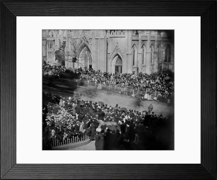 Framed Print : Abraham's Lincoln's funeral procession in New York City, April 24, 1865. The horse drawn catafalque and coffin begin their way up Broadway from City Hall