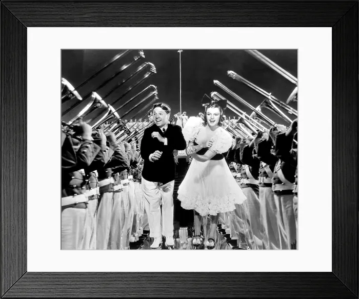 Framed Print : STRIKE UP THE BAND, Mickey Rooney, Judy Garland, 1940