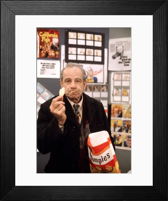Framed Print : THE SUNSHINE BOYS, Walter Matthau, 1975 Framed Print : THE SUNSHINE BOYS, Walter Matthau, 1975