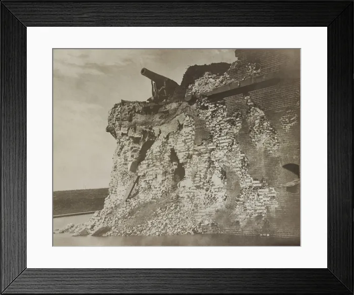 Framed Print : US Civil War. Fort Pulaski was damaged by Union artillery during a 112 day siege directed by Gen. Quincy A. Gillmore Framed Print : US Civil War. Fort Pulaski was damaged by Union artillery during a 112 day siege directed by Gen. Quincy A. Gillmore