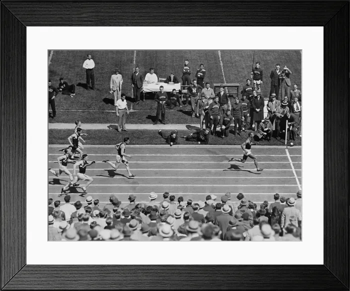 Framed Print : Jesse Owens leading the hundred-yard at a 1935 college athletic event in Evanston, Ill. Nicknamed Buckeye Bullet, he was running for Ohio State University