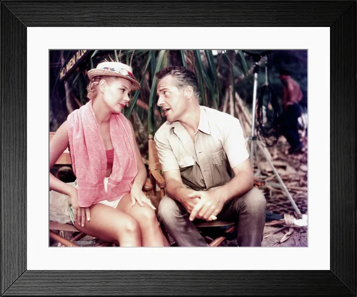 Framed Print : SOUTH PACIFIC, from left: Mitzi Gaynor, Rossano Brazzi on set, 1958, TM & Copyright 20th Century Fox Film Corp. / courtesy Everett Collection