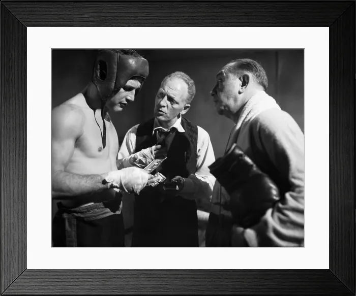 Framed Print : SOMEBODY UP THERE LIKES ME, Paul Newman, Everett Sloane, Sammy White, 1956 Framed Print : SOMEBODY UP THERE LIKES ME, Paul Newman, Everett Sloane, Sammy White, 1956