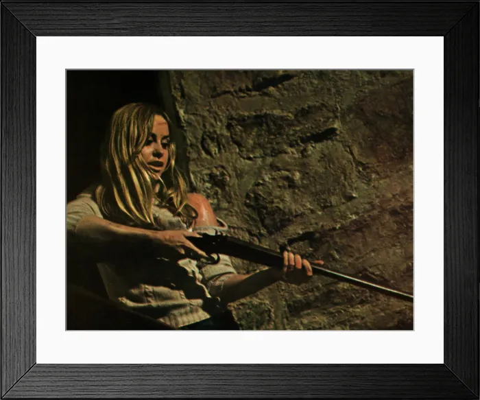 Framed Print : STRAW DOGS, Susan George, 1971