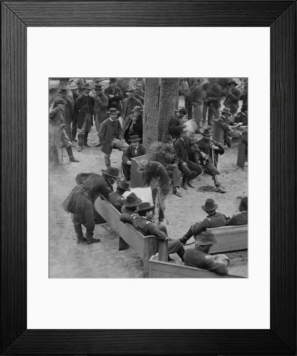 Framed Print : US Civil War. Overland Campaign, May 4 to June 24, 1864. Gen. Ulysses Grant holds a council of war on June 2, 1864, before the Battle of Cold Harbor Framed Print : US Civil War. Overland Campaign, May 4 to June 24, 1864. Gen. Ulysses Grant holds a council of war on June 2, 1864, before the Battle of Cold Harbor
