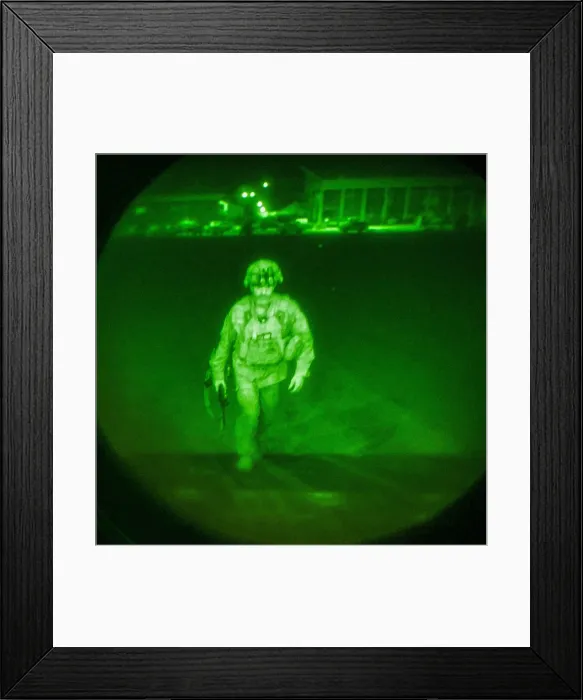 Framed Print : Major General Chris Donahue, commander of the U.S Framed Print : Major General Chris Donahue, commander of the U.S