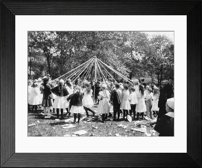 Framed Print : Children dancing around a Maypole, Central Park, New York City, 1905
