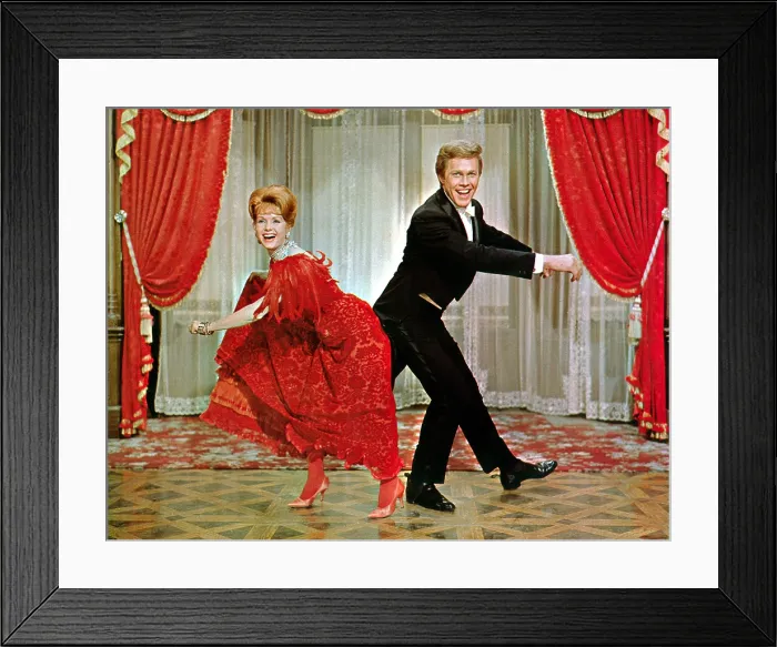 Framed Print : THE UNSINKABLE MOLLY BROWN, Debbie Reynolds, Harve Presnell, 1964