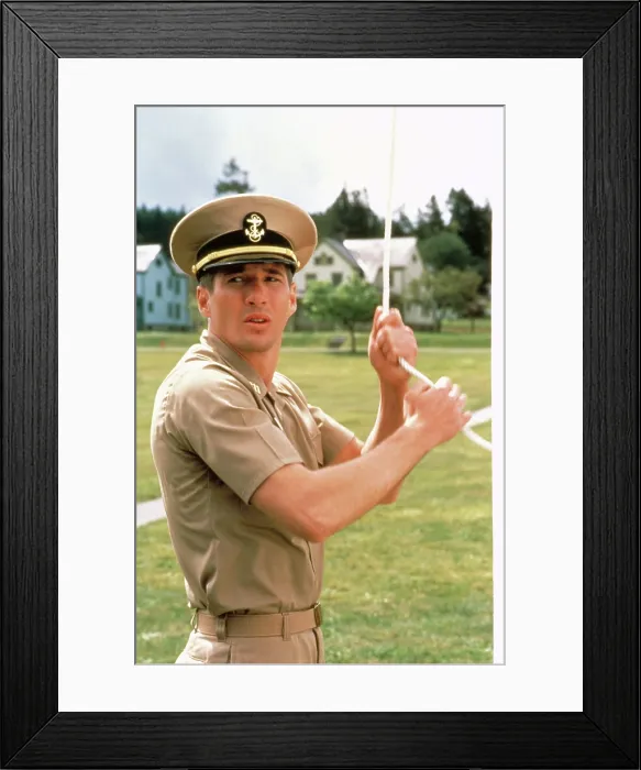 Framed Print : AN OFFICER AND A GENTLEMAN, Richard Gere, 1982, (c) Paramount / courtesy Everett Collection
