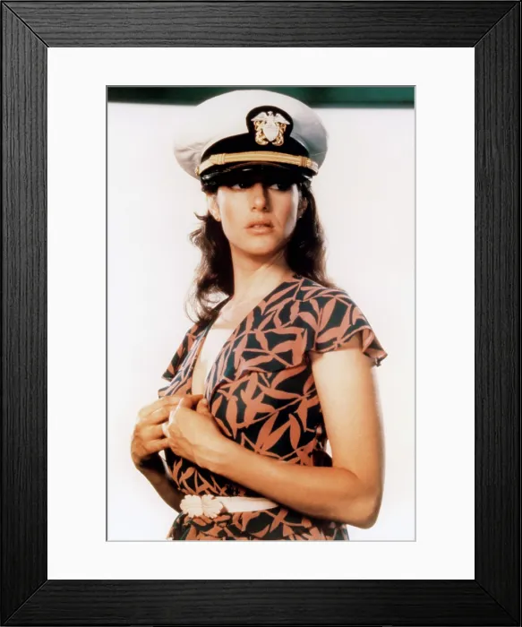 Framed Print : AN OFFICER AND A GENTLEMAN, Debra Winger, 1982, (c) Paramount / courtesy Everett Collection Framed Print : AN OFFICER AND A GENTLEMAN, Debra Winger, 1982, (c) Paramount / courtesy Everett Collection