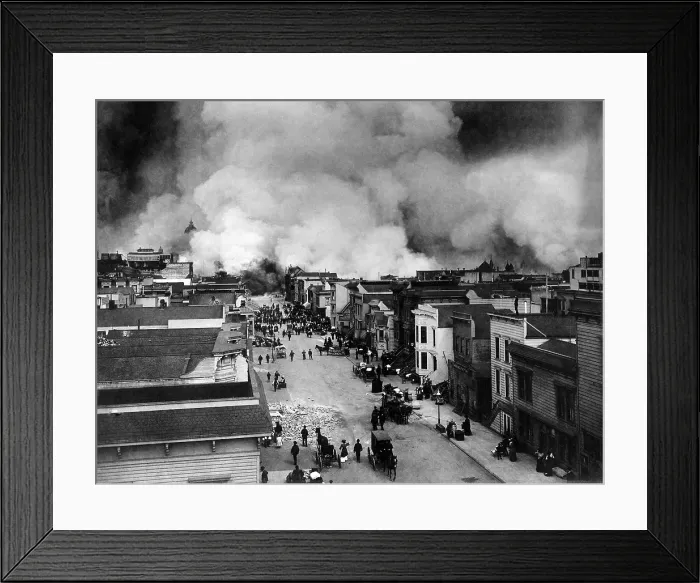 Framed Print : San Francisco burning after April 18, 1906 earthquake, with view of smoke over the Mission District Framed Print : San Francisco burning after April 18, 1906 earthquake, with view of smoke over the Mission District