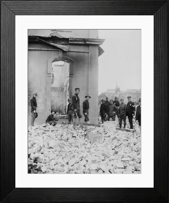 Framed Print : Soldiers dynamiting buildings after the April 18, 1906 San Francisco earthquake Framed Print : Soldiers dynamiting buildings after the April 18, 1906 San Francisco earthquake