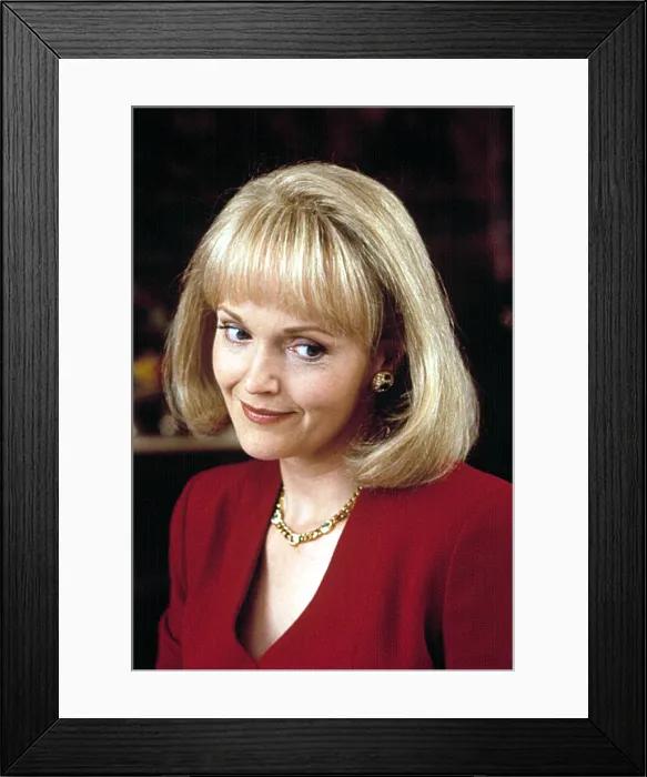 Framed Print : THE EVENING STAR, Miranda Richardson, 1996, Paramount  /  Courtesy: Everett Collection