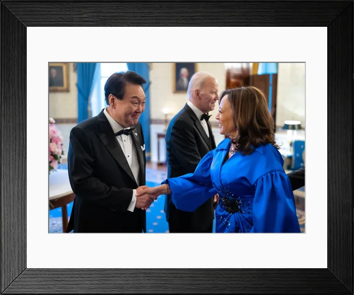 Framed Print : South Korean President Yoon Suk Yeol greets Vice President Kamala Harris before a White House State Dinner, April 26, 2023 (BSLOC_2023_6_23) Framed Print : South Korean President Yoon Suk Yeol greets Vice President Kamala Harris before a White House State Dinner, April 26, 2023 (BSLOC_2023_6_23)