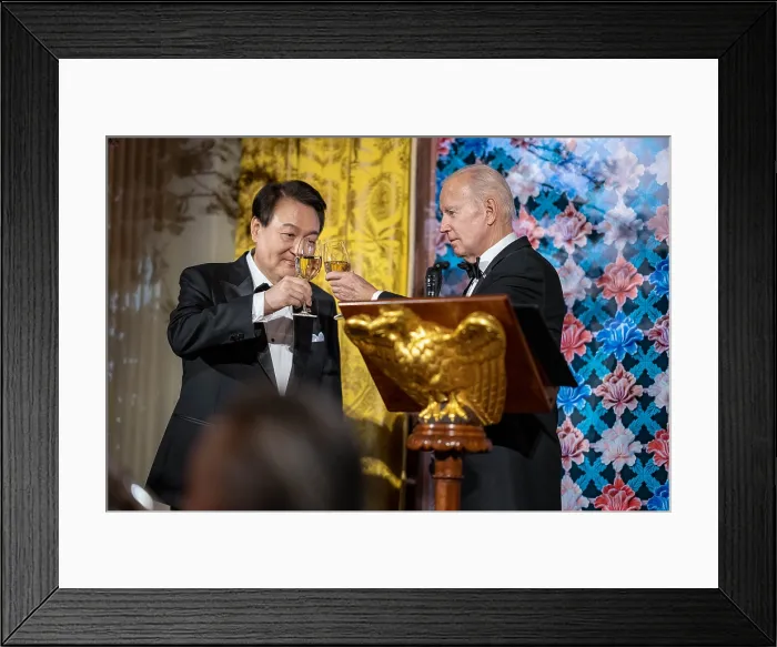 Framed Print : President Joe Biden and President Yoon Suk Yeol of the Republic of Korea deliver toasts during the State Dinner, April 26, 2023 Framed Print : President Joe Biden and President Yoon Suk Yeol of the Republic of Korea deliver toasts during the State Dinner, April 26, 2023