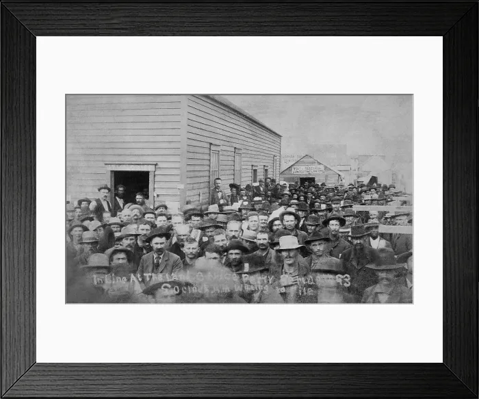 Framed Print : IN LINE AT THE LAND OFFICE PERRY SEPT. 28, 1893, 9 O'OCLOCK AM, WAITING TO FILE Framed Print : IN LINE AT THE LAND OFFICE PERRY SEPT. 28, 1893, 9 O'OCLOCK AM, WAITING TO FILE