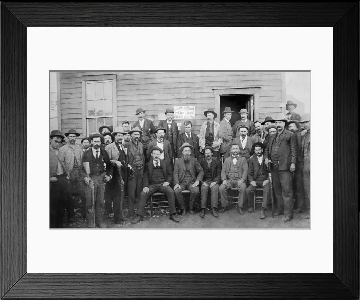 Framed Print : PERRY, OKLAHOMA TERRITORY. US LAND OFFICE. OCT.12, 1893. CLERICAL FORCE AT THE US DEPUTY MARSHALL