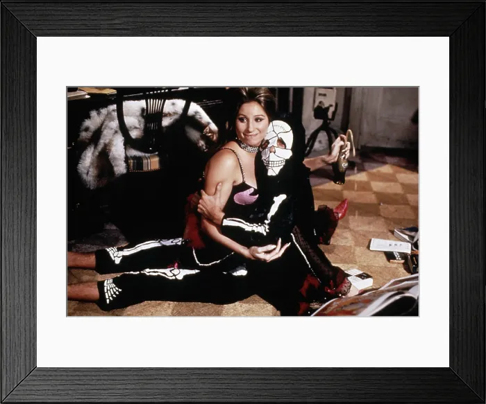 Framed Print : THE OWL AND THE PUSSYCAT, Barbra Streisand, George Segal, 1970