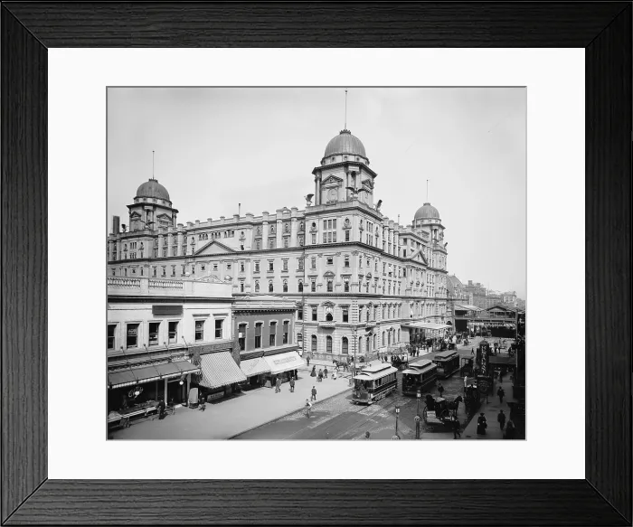Framed Print : Grand Central Station, New York City, 1900-1906. The newly renovated station was still too small and outdated