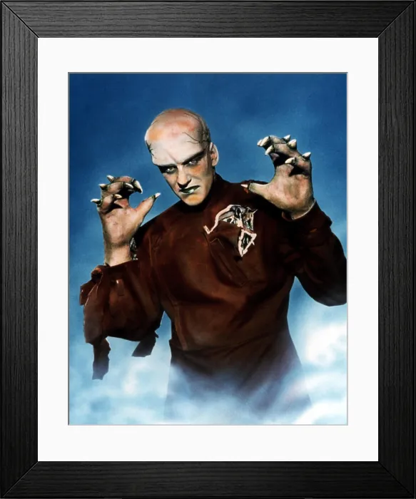 Framed Print : THE THING FROM ANOTHER WORLD, James Arness, 1951 Framed Print : THE THING FROM ANOTHER WORLD, James Arness, 1951