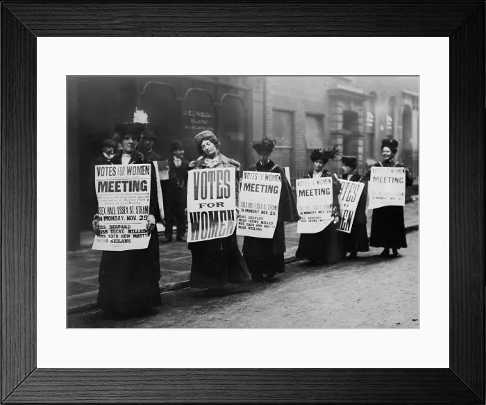 Framed Print : English suffragettes demonstrating in London in 1907 or 1912 Framed Print : English suffragettes demonstrating in London in 1907 or 1912