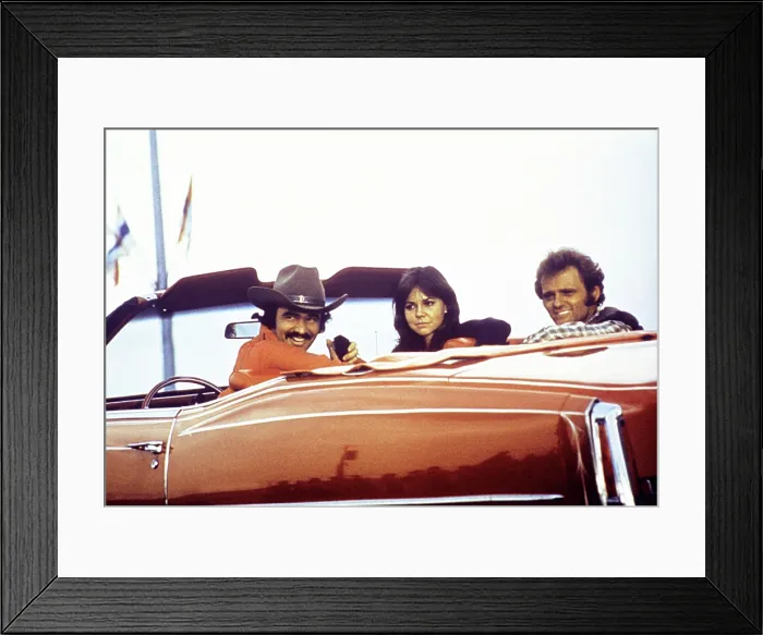 Framed Print : SMOKEY AND THE BANDIT, Burt Reynolds, Sally Field, Jerry Reed, 1977