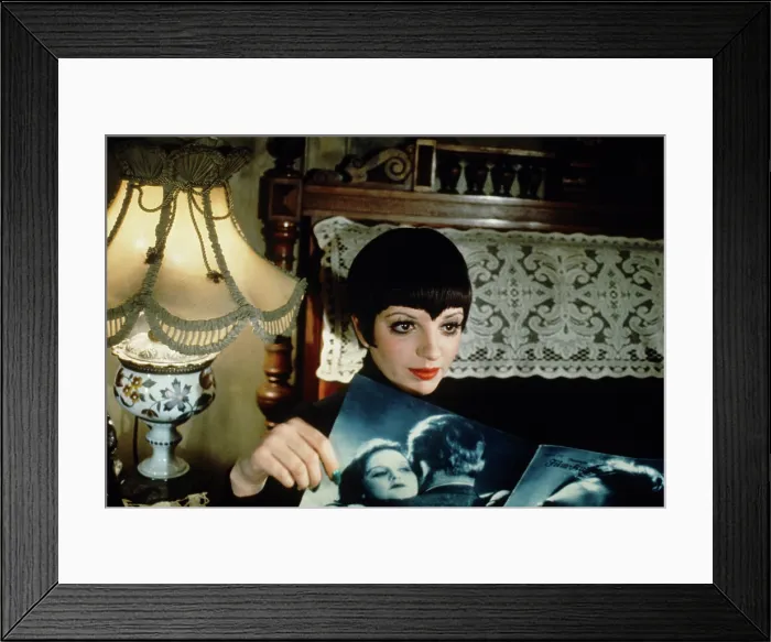 Framed Print : CABARET, Liza Minnelli, 1972 Framed Print : CABARET, Liza Minnelli, 1972
