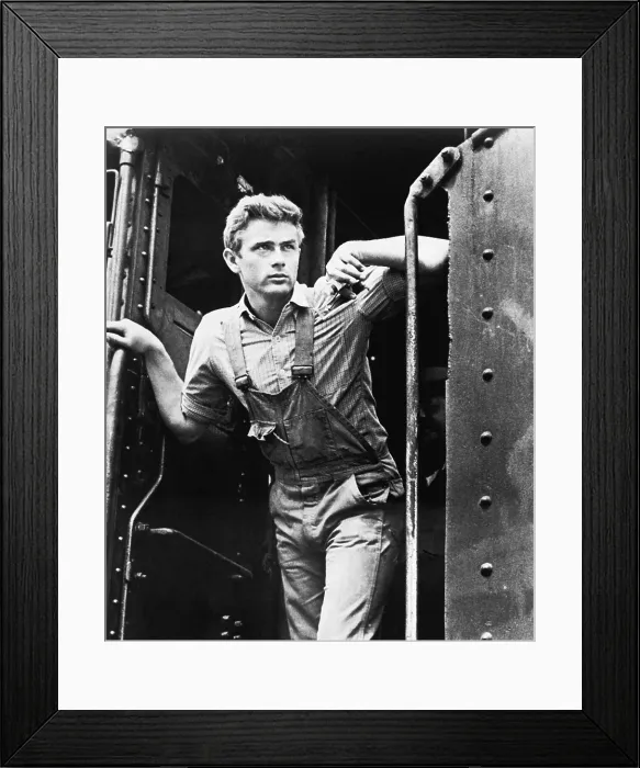 Framed Print : EAST OF EDEN, James Dean, 1955
