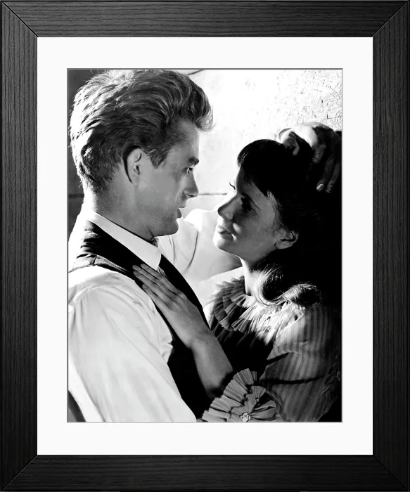 Framed Print : EAST OF EDEN, from left: James Dean, Julie Harris, 1955