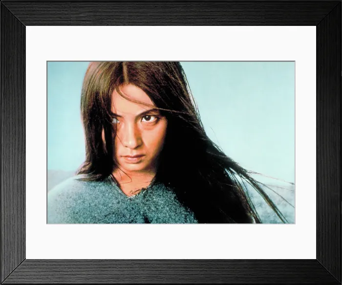 Framed Print : FEMALE CONVICT SCORPION JAILHOUSE 41, (aka JOSHUU SASORI: DAI-41 ZAKKYO-BO, aka SCORPION: FEMALE PRISONER CAGE #41), Meiko Kaji, 1972