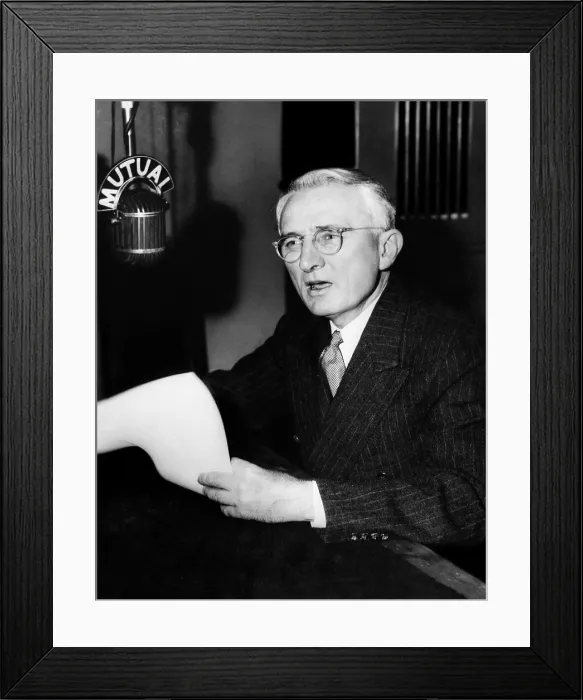 Framed Print : Dale Carnegie, 1945. Courtesy: CSU Archives / Everett Collection