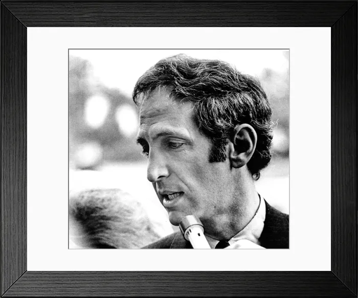 Framed Print : Pentagon Papers Defendant Daniel Ellsberg talks to reporters after pleading 'not Guilty' outside Los Angeles Federal Court. 08-16-71 Framed Print : Pentagon Papers Defendant Daniel Ellsberg talks to reporters after pleading 'not Guilty' outside Los Angeles Federal Court. 08-16-71