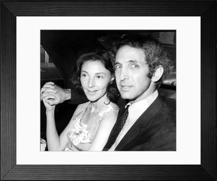 Framed Print : Pentagon Papers Defendant Daniel Ellsberg and wife Patricia after press conference. Boston, MA, 07-01-71.. Courtesy: CSU Archives  /  Everett Collection