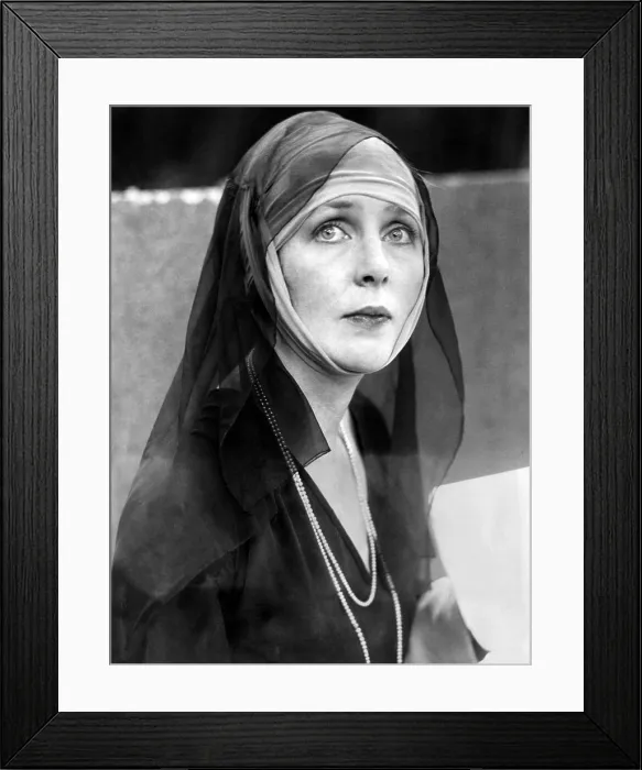 Framed Print : THE MIRACLE, Actress Lady Diana Duff Cooper as the Madonna, December 4, 1923. Courtesy CSU Archives / Everett Collection
