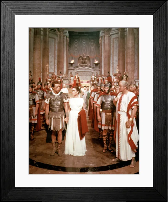 Framed Print : THE ROBE, Richard Burton, Jean Simmons, Torin Thatcher, 1953, TM and Copyright (c) 20th Century-Fox Film Corp. All Rights Reserved / courtesy Everett Collection