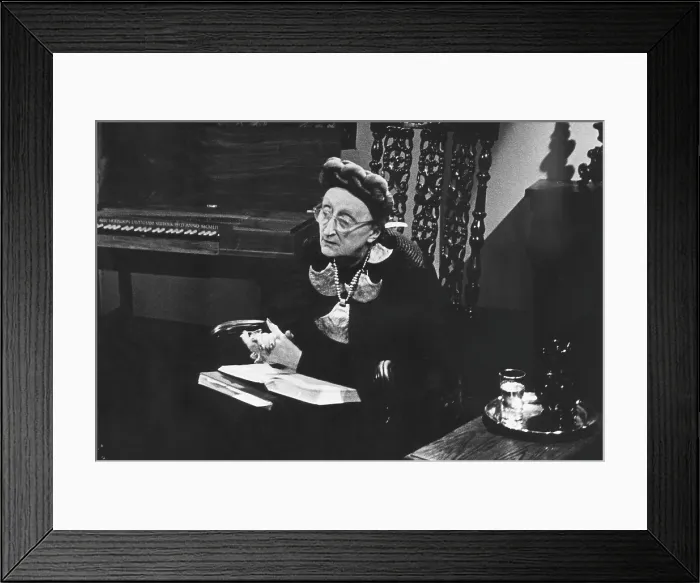 Framed Print : British poet and critic Dame Edith Sitwell, (1887-1964), c. 1962.. Courtesy: CSU Archives  /  Everett Collection