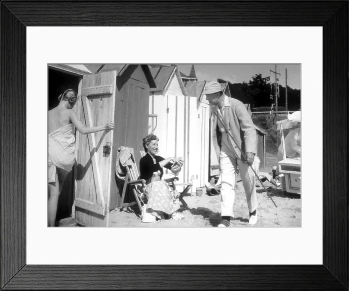 Framed Print : MR. HULOT'S HOLIDAY, (aka LES VACANCES DE MONSIEUR HULOT), Nathalie Pascaud, Michele Rolla, Jacques Tati, 1953 Framed Print : MR. HULOT'S HOLIDAY, (aka LES VACANCES DE MONSIEUR HULOT), Nathalie Pascaud, Michele Rolla, Jacques Tati, 1953