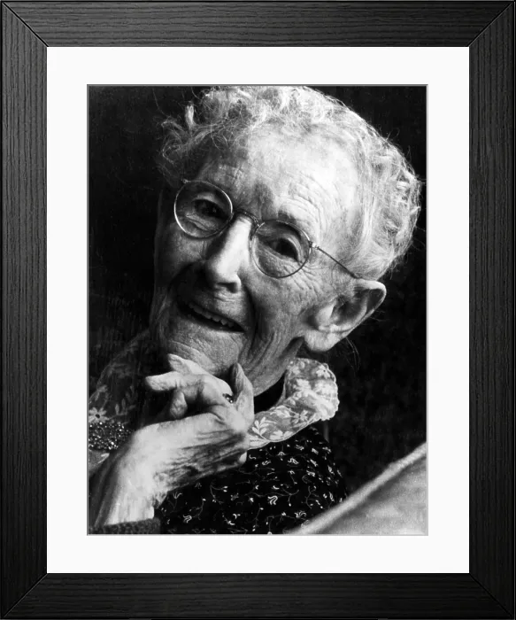 Framed Print : Grandma Moses (1860-1961), renowned American painter, circa 1950s. Courtesy: CSU Archives / Everett Collection Framed Print : Grandma Moses (1860-1961), renowned American painter, circa 1950s. Courtesy: CSU Archives / Everett Collection