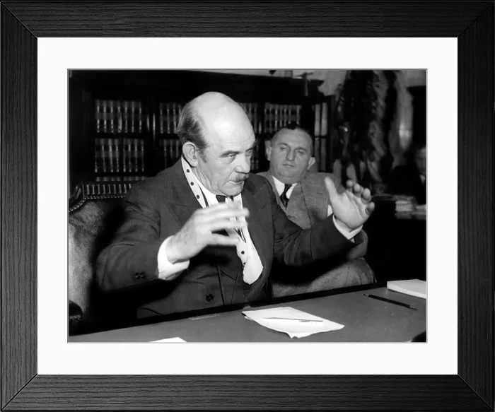 Framed Print : Gutzon Borglum, famed sculptor, testifying before the Senate Educ. & Labor Subcommittee, 03 / 01 / 38. Courtesy: CSU Archives  /  Everett Collection