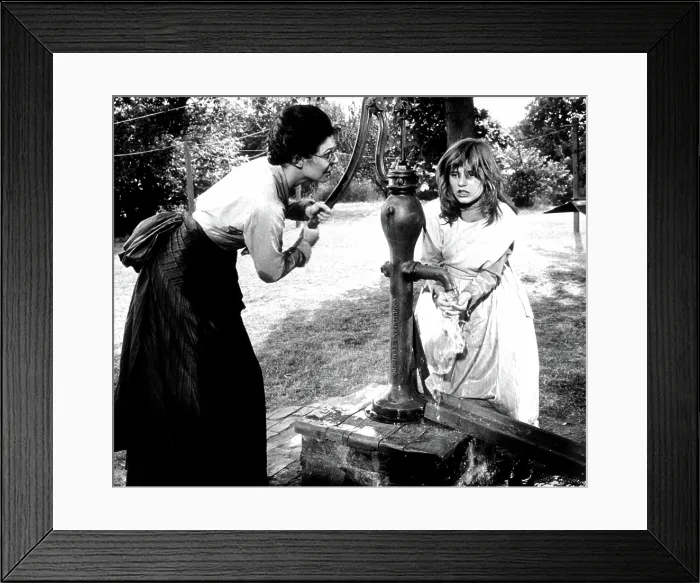 Framed Print : THE MIRACLE WORKER, Anne Bancroft, Patty Duke, 1962