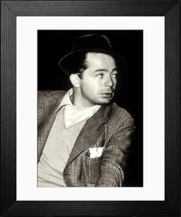 Framed Print : Billy Wilder. Courtesy: CSU Archives / Everett Collection Framed Print : Billy Wilder. Courtesy: CSU Archives / Everett Collection