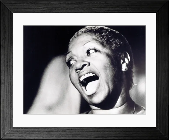 Framed Print : CISSY HOUSTON, from the TV special, Cissy Houston: Sweet Inspiration, 1988.. Courtesy: CSU Archives  /  Everett Collection