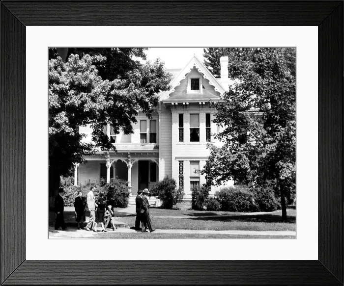 Framed Print : President Harry Truman's home in Independence, Missouri, 1945.. Courtesy: CSU Archives  /  Everett Collection