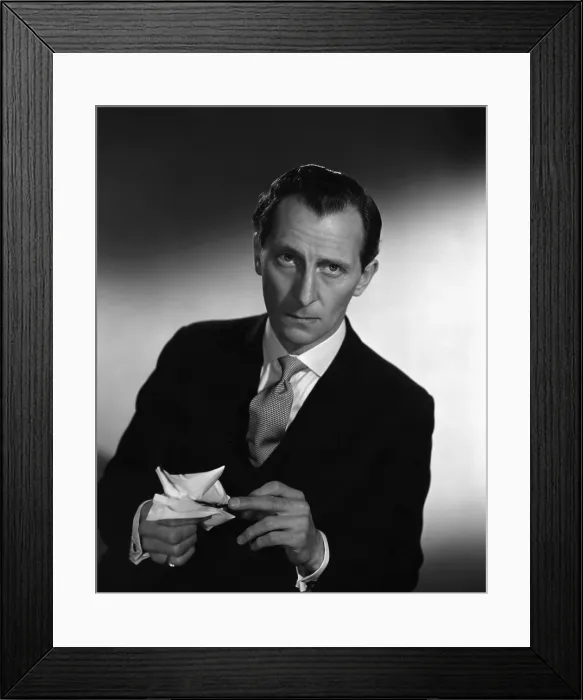 Framed Print : THE END OF THE AFFAIR, Peter Cushing, 1955