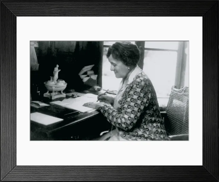 Framed Print : Edith Wharton, c. 1901. Courtesy: CSU Archives  /  Everett Collection