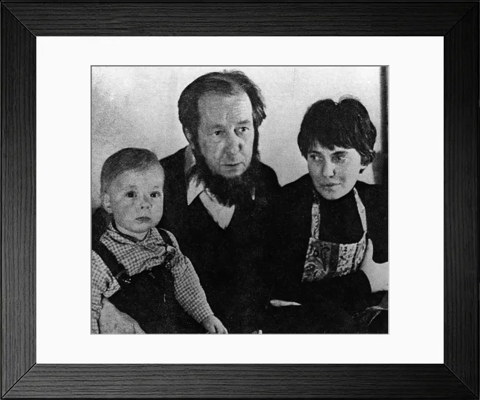Framed Print : Author Alexander Solzhenitsyn with wife Natalya and son Yermolai in Moscow, early 1970s. Courtesy: CSU Archives  /  Everett Collection