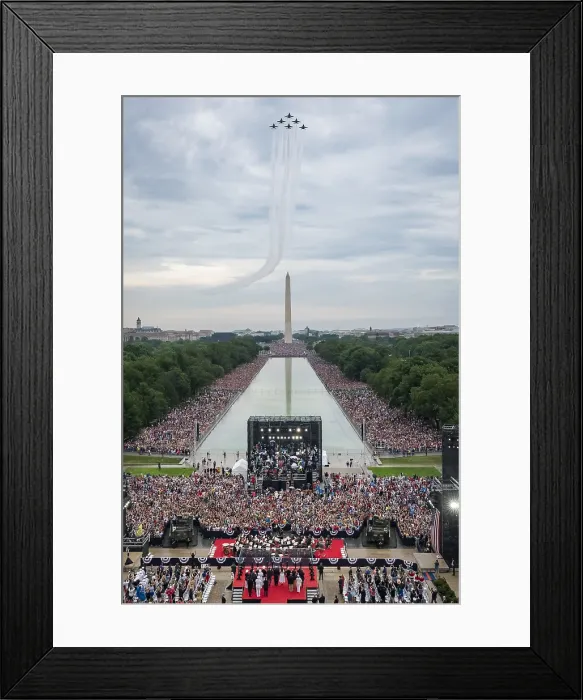 Framed Print : View of the crowd at Donald Trump's Salute to America, July 4th celebration, at the Lincoln Memorial, Washington, DC Framed Print : View of the crowd at Donald Trump's Salute to America, July 4th celebration, at the Lincoln Memorial, Washington, DC